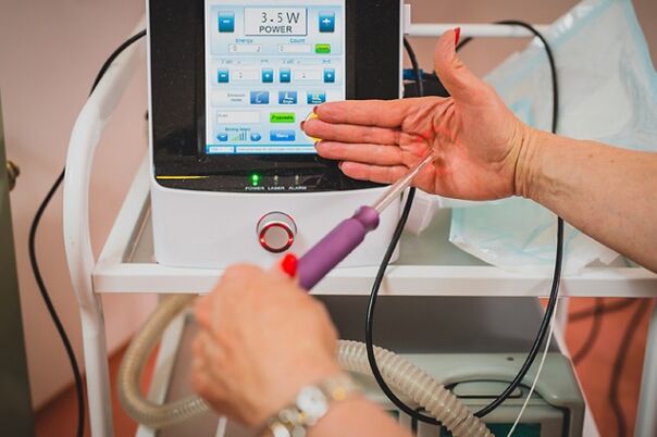 Uređaj za liječenje proširenih vena pomoću endovazalne laserske koagulacije
